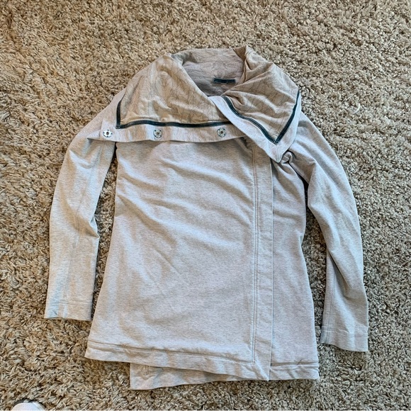 Lululemon Savasana Wrap Size 4 - Picture 3 of 16